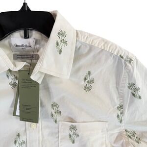 Goodfellow Palm Tree Short Sleeve Button Up Shirt Mens Size M Cream Vacay Travel